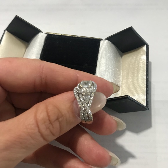 Diamond Bridal Set - Picture 2 of 8